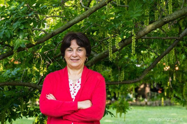 anna giangrandi in giardino